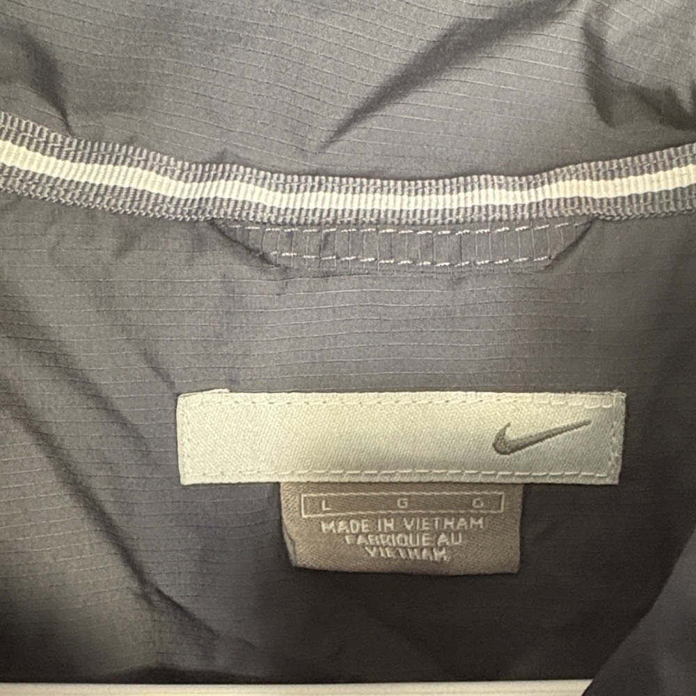 Nike Men's Gray Windbreaker with White Stripes - Picture 2 of 5